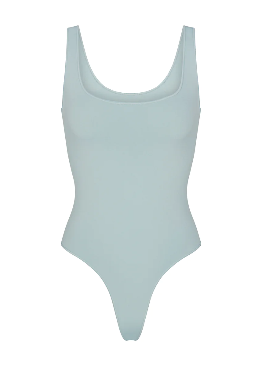 ESSENTIAL SCOOP NECK BODYSUIT